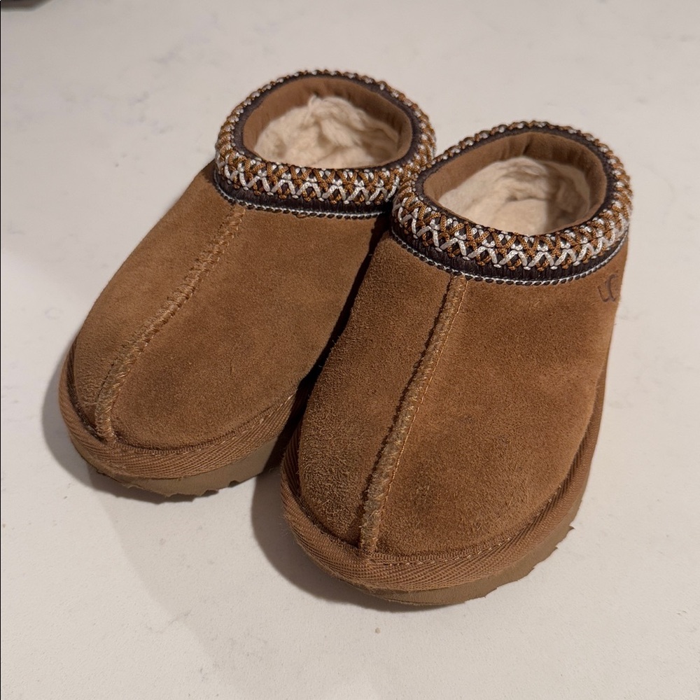 UGG Tasmans Toddler Size 8